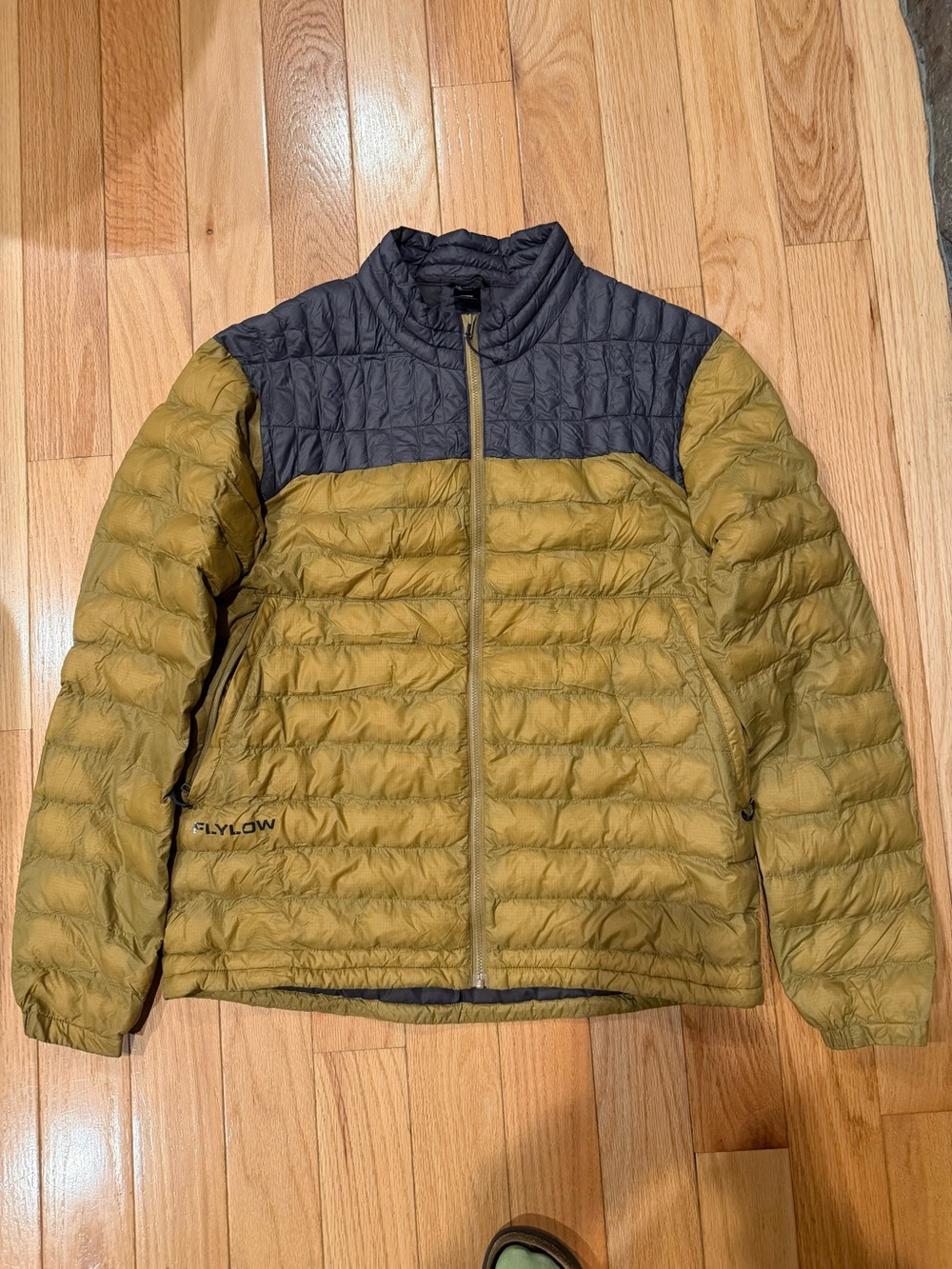 Men's Insulated Puffer Jacket - Olive with Charcoal Yoke